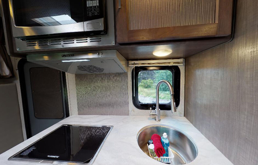 Class C Motorhome-Medium (C-Medium), , hi-res image number 10